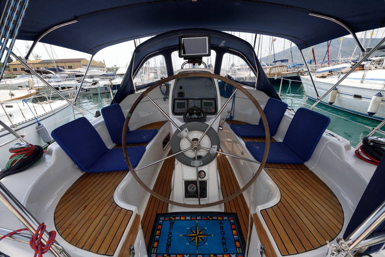 slider 5 Bavaria  33 Cruiser